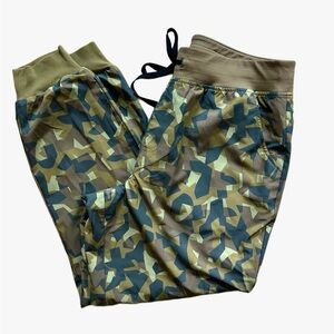 Figs Technical Collection LIMITED EDITION CAMO scrub joggers